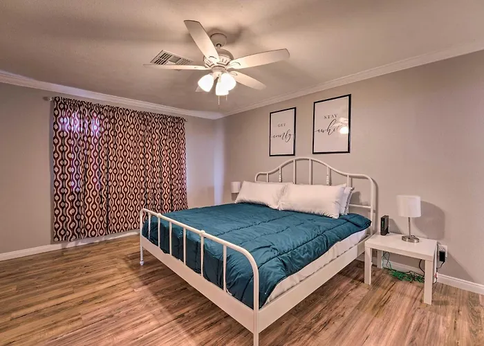 Updated Family - 2 Blocks To Colorado River! Bullhead City