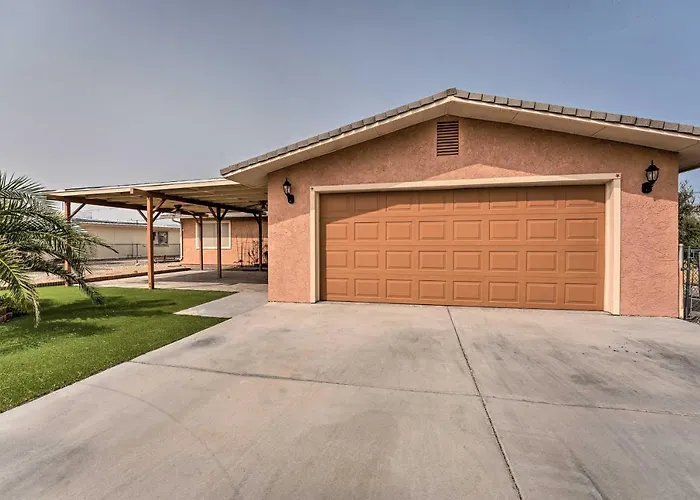 Holiday home Updated Family - 2 Blocks To Colorado River!