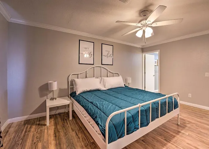 Holiday home Updated Family - 2 Blocks To Colorado River! Bullhead City